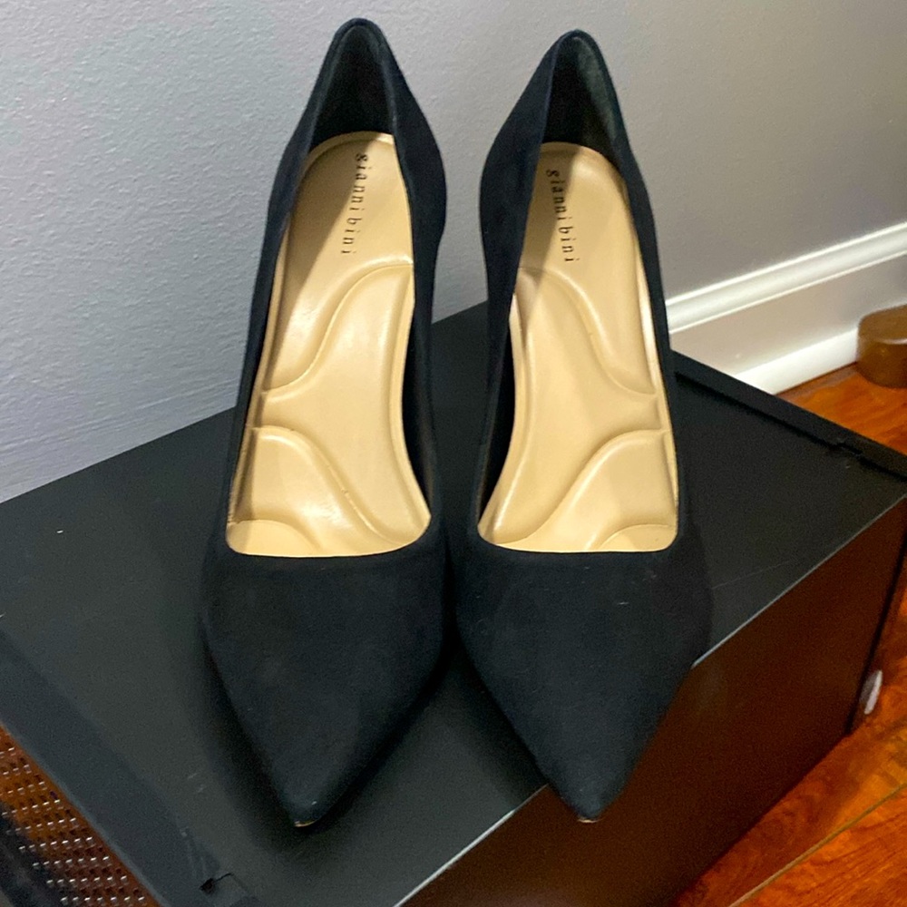 Gianni Bini Classic Black Heels